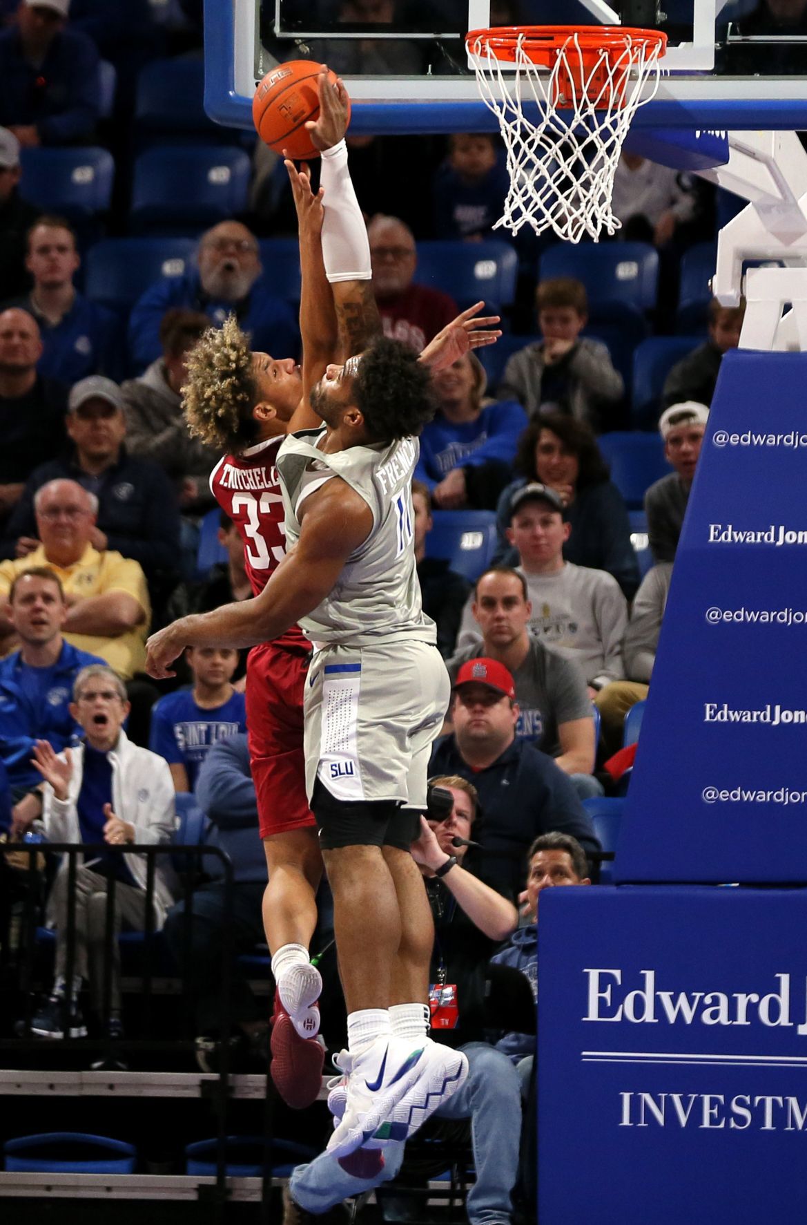 St. Louis University beats UMass 83-80 in overtime